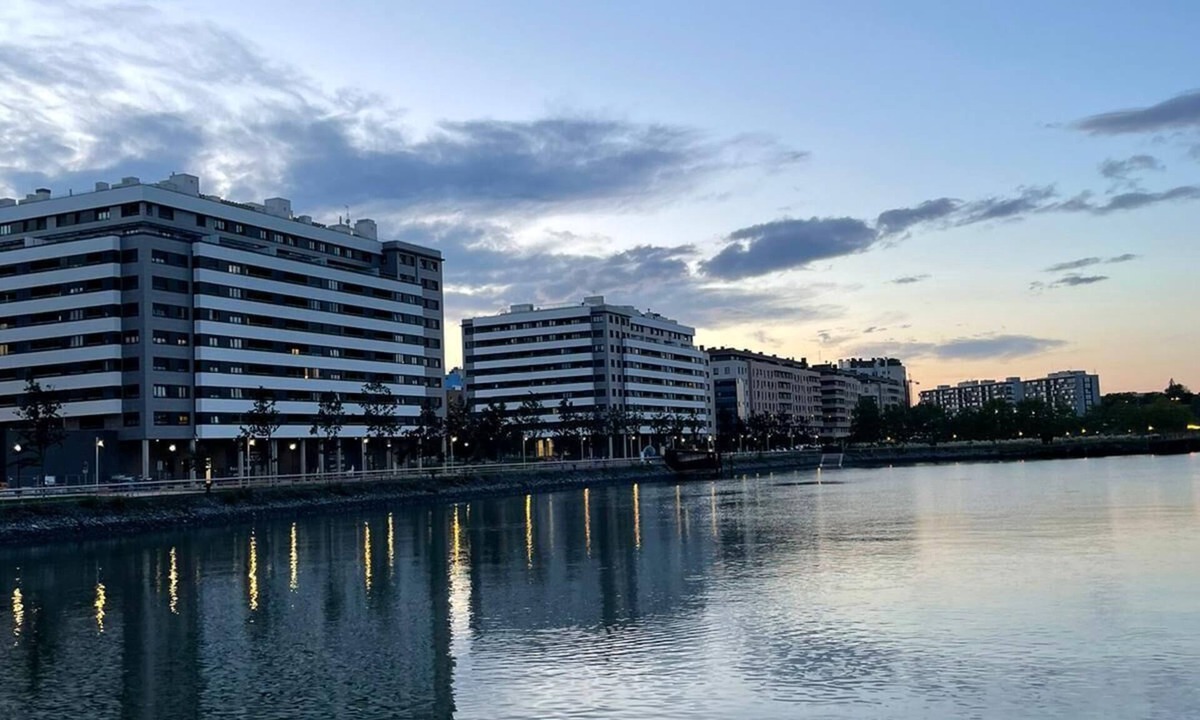 Barakaldo Apartment | Modern Bilbao