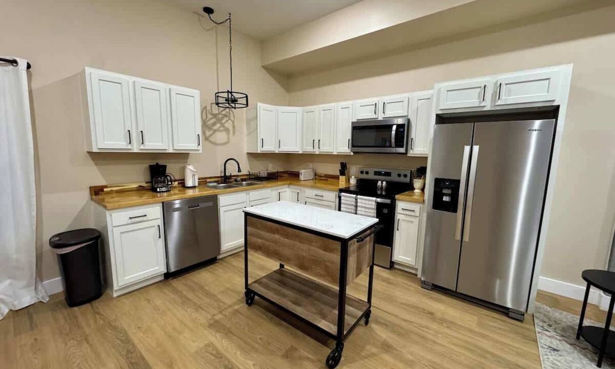 Cape Girardeau Apartment | Modern Boho Getaway · 1BR Apartment · By KeenStays