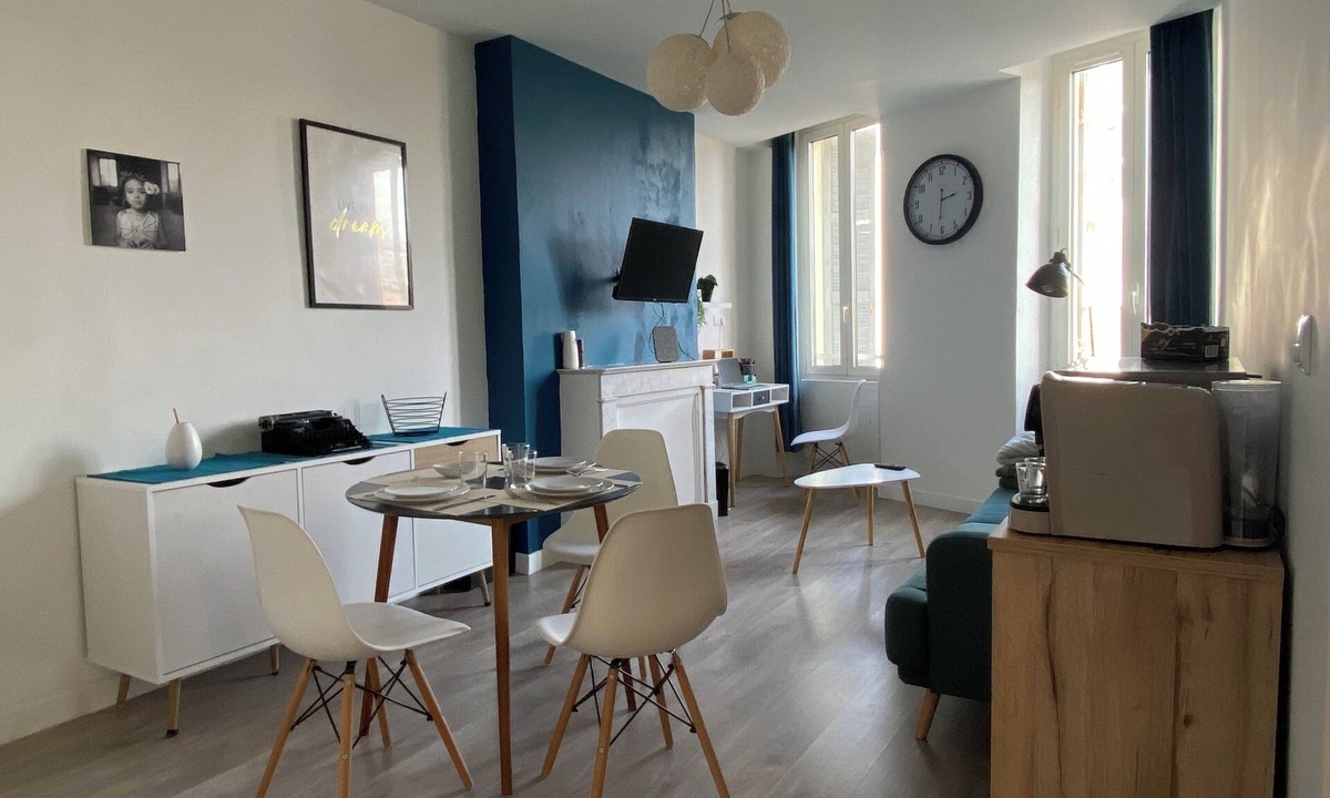 La Villette Apartment | Modern & Bright T2 Two Steps from the Old Port!