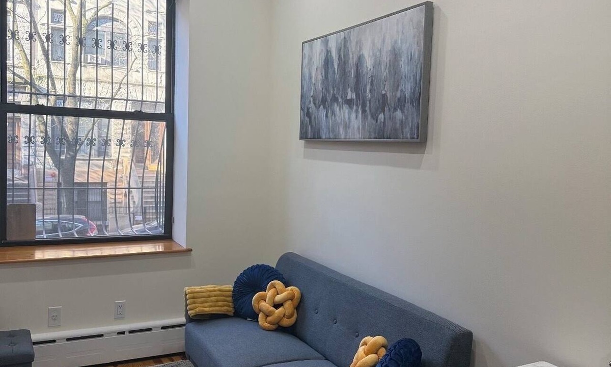 Upper Manhattan Apartment | Modern Brownstone Private 1-Bedroom Apartment, 20 mins to Times Square
