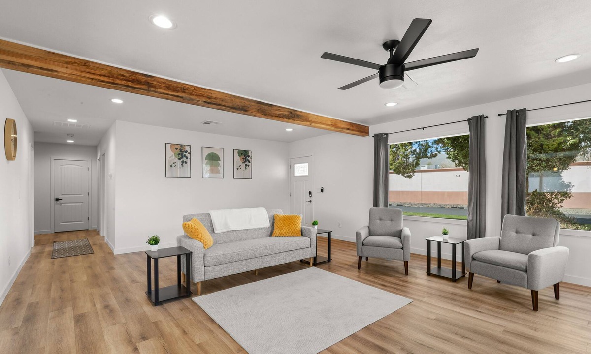 Lewiston House | Modern Bungalow. Close to St. Joseph's hospital and Lewis Clark State College