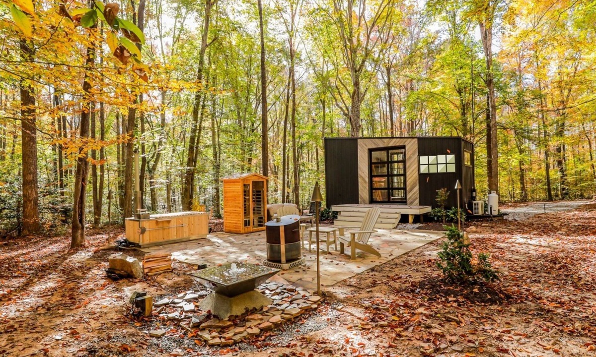 Mineral Cabin | Modern Cabin right outside of Richmond with everything you need and more to truly relax.