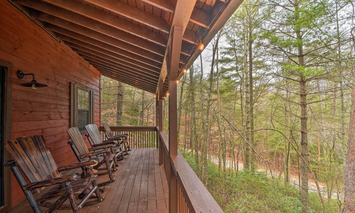 Blairsville Cottage | Modern Cabin w/Deck in the Blue Ridge Mountains!