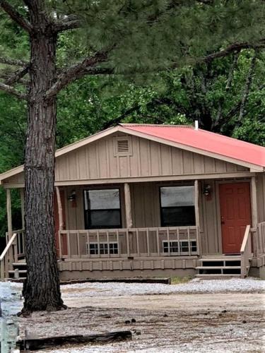 Mountain View House | Modern Cabin with Gorgeous Wood Paneled Walls Nestled in the Scenic Beauty of the Ozarks