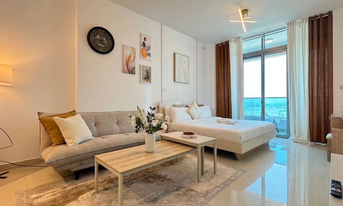 Abu Dhabi Apartment | Modern & Calm Studio Stay | Big TV, Sofa, Kitchen