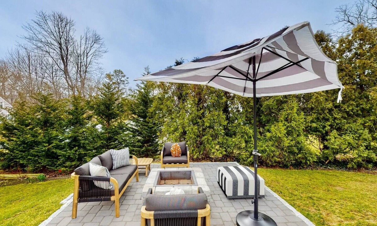 Hyannis House | Modern Cape Home in Hyannis walking distance to the beach & town!