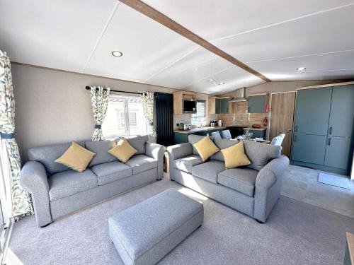 Morecambe House | Modern Caravan 2025 with Decking