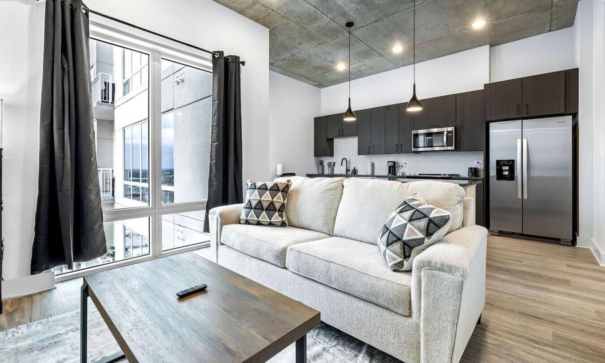 Channel District Apartment | Modern Channelside 1BD Apartment | Close to DT!
