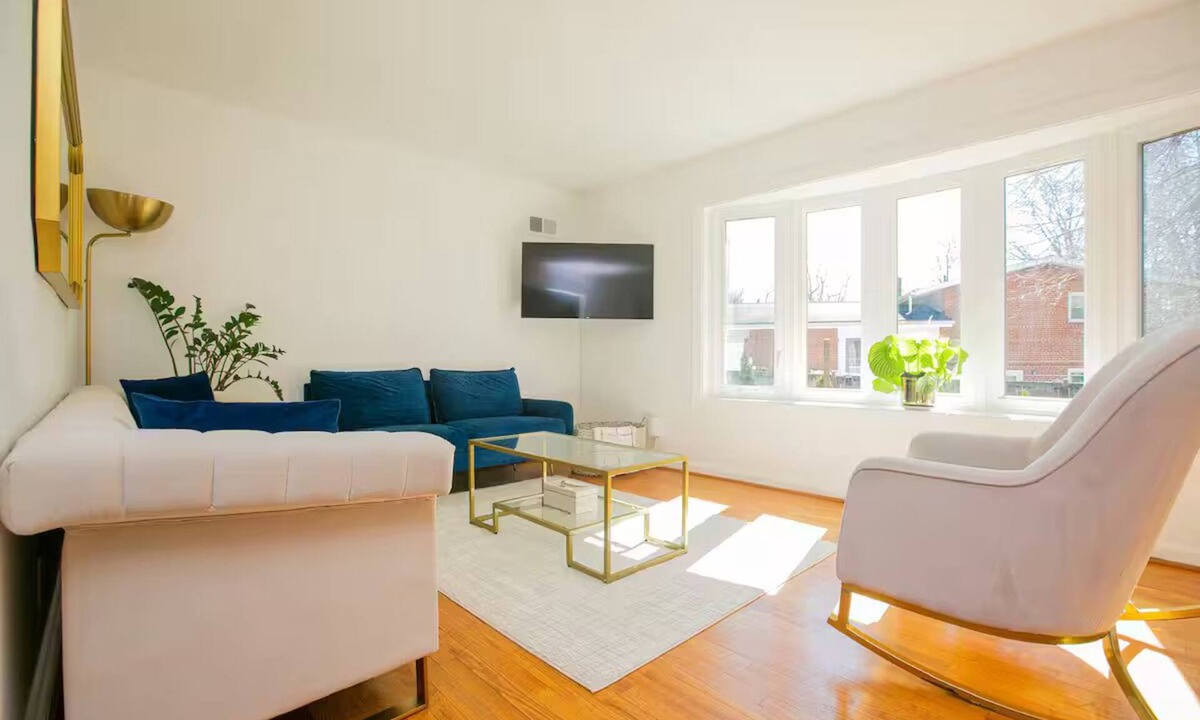 White Oak House | Modern Chic Home W/Lots Of Natural Light Near DC