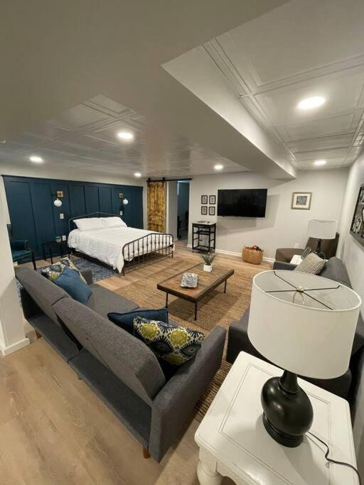 Pittsburgh Apartment | Modern & Chic XL Studio w EZ City Airport Access