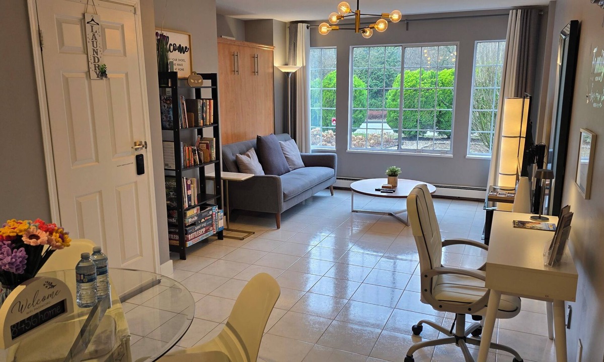 Newton House | Modern, clean & private 1BR suite. Up to 4 guests.