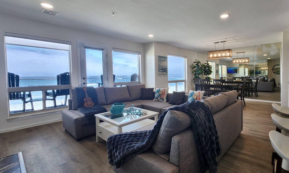 Imperial Beach Condo | Modern Coastal Escape with Breathtaking Ocean View, Communal Pool and Barbecue