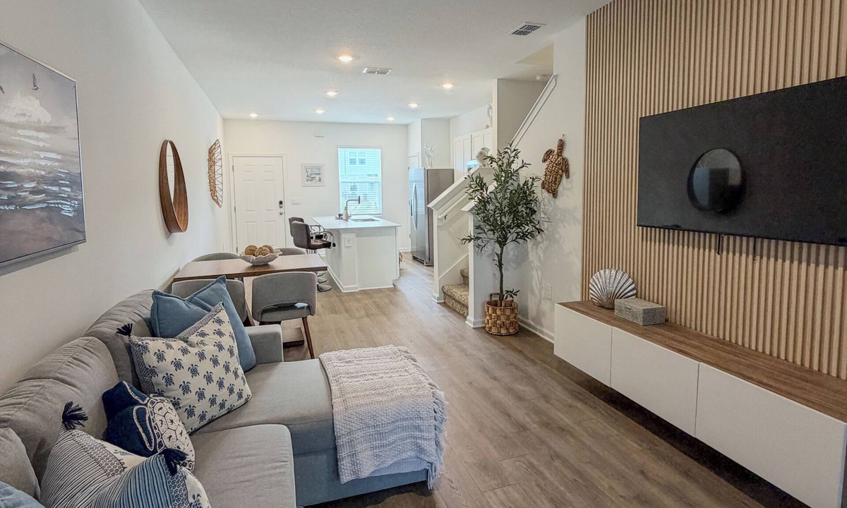 St. Augustine House | Modern Coastal Townhouse Near Beach & DT - St. Augustine