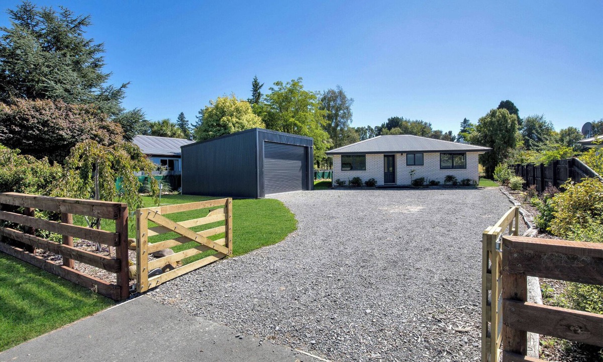 Mount Somers House | Modern Comfort - Ashburton Holiday Home