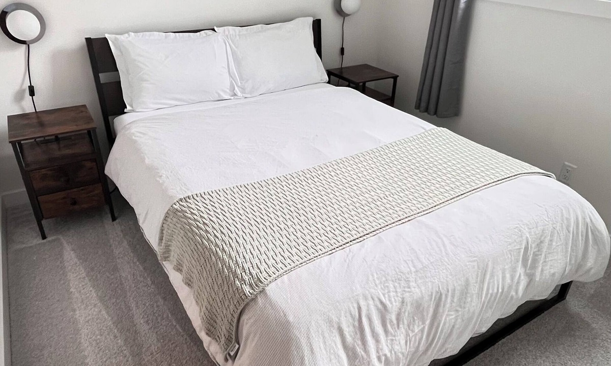 Cochrane House | Modern Comfort | Private Guest Suite Getaway