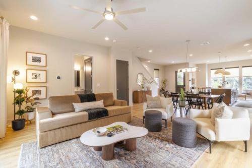 Historic Edgefield House | Modern Comfort | Secure Resort + Pool & Sauna