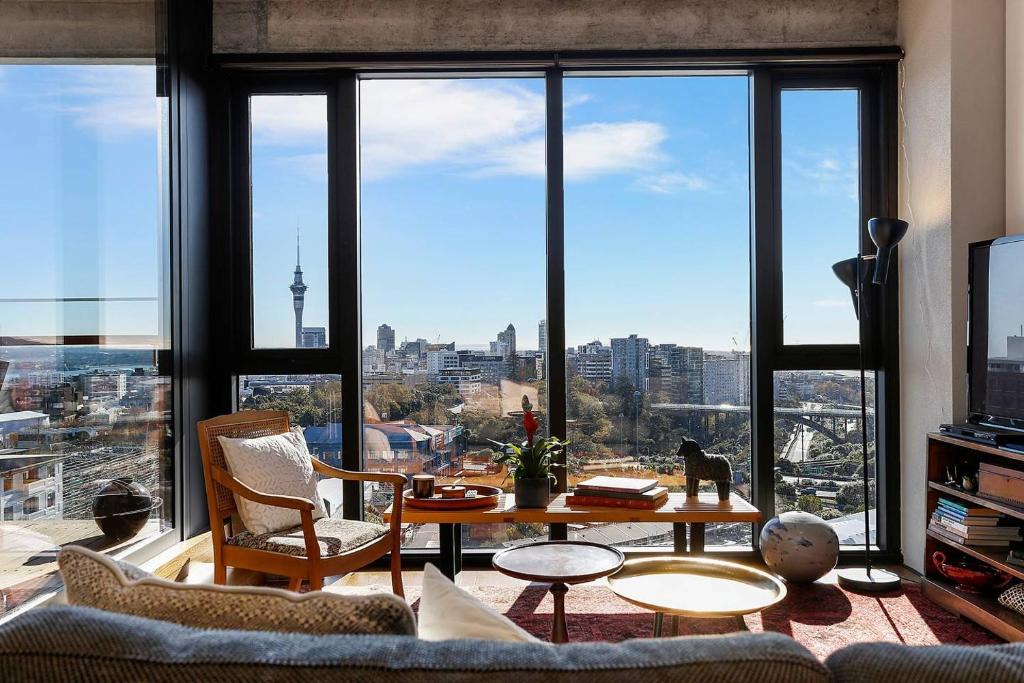 Newton Apartment | Modern, comfortable, amazing views + carpark