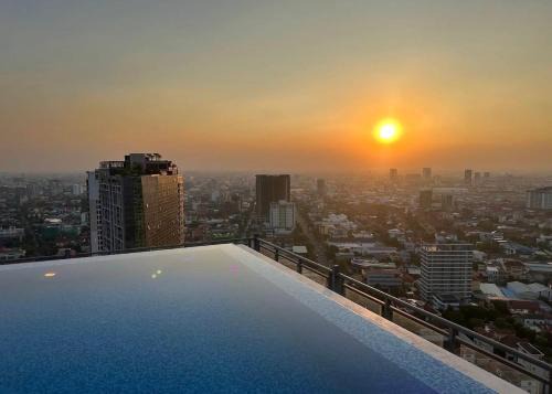 Tuol Kouk Apartment | Modern Condo in Phnom Penh with City View By DN