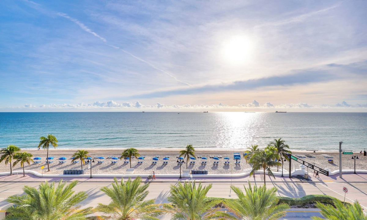 Central Beach Apartment | Modern Condo: Walk to Fort Lauderdale Beaches!