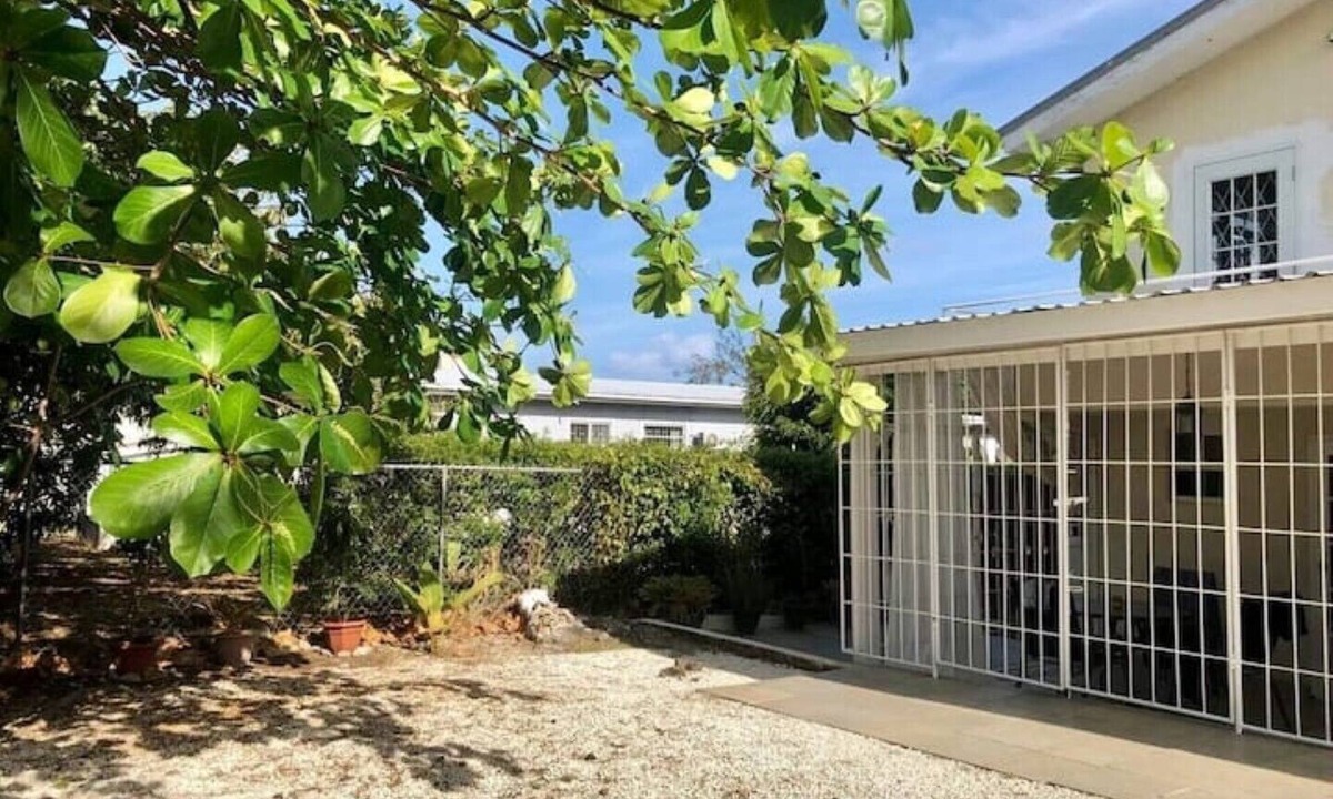 Lascelles Apartment | Modern Condo With Great Location on the West Coast