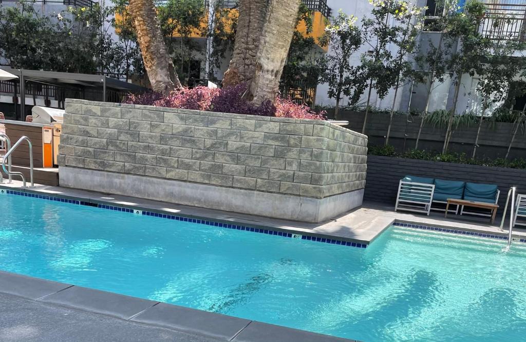 Rampart Village Apartment | Modern condo with pool ,near Hollywood,DTLA, melrose