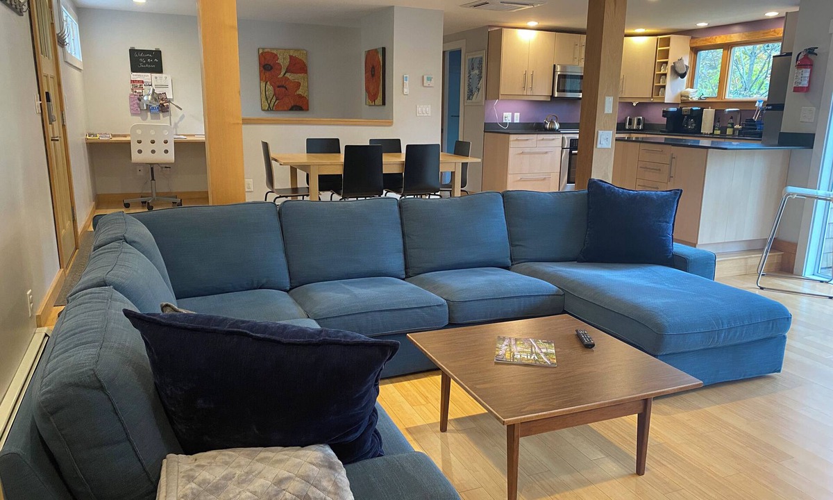 Jackson Cottage | Modern Cottage Jackson, NH. Minutes from Hiking, Shopping, Storyland, Skiing