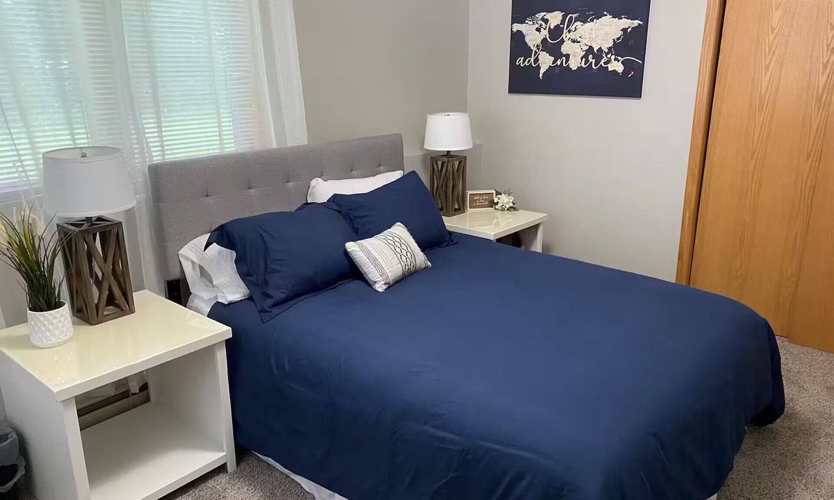Mankato House | Modern & Cozy - Quiet Neighborhood + Coffee