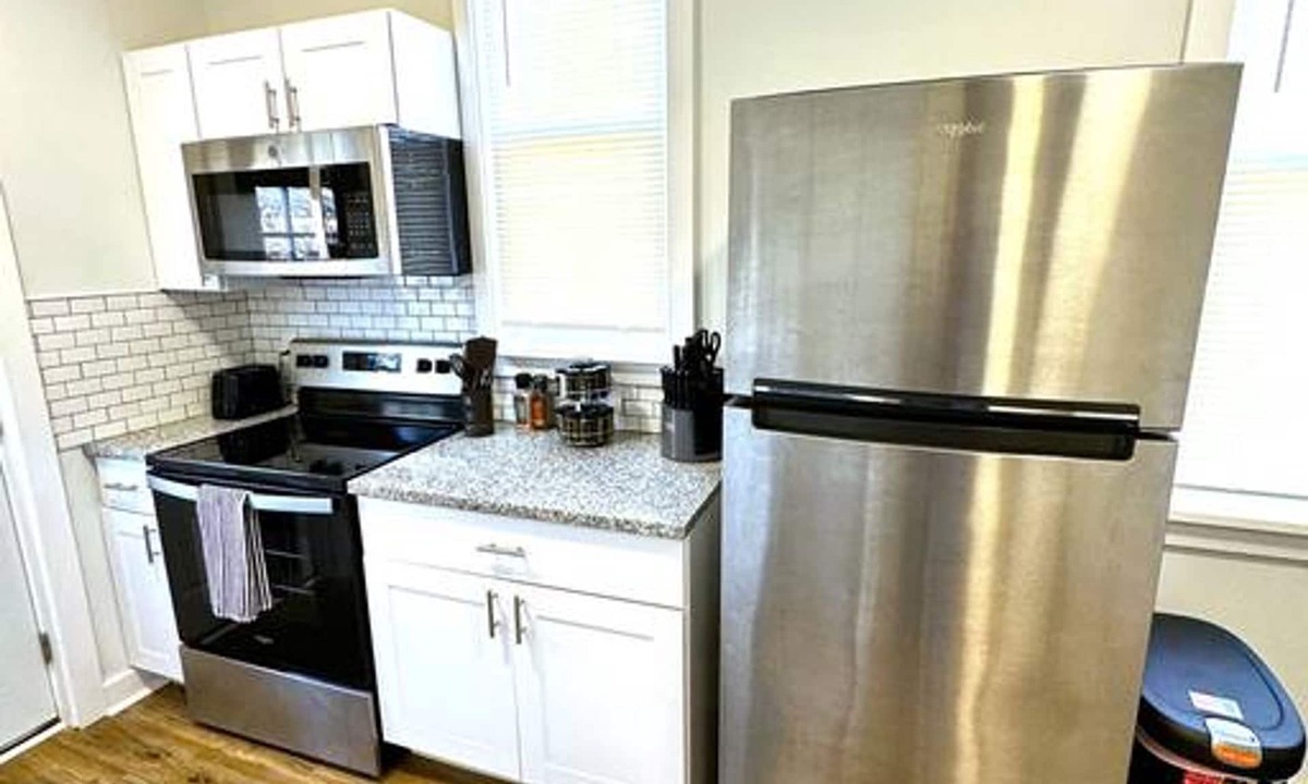 Wilmington Apartment | Modern Cozy Unit With King Bed