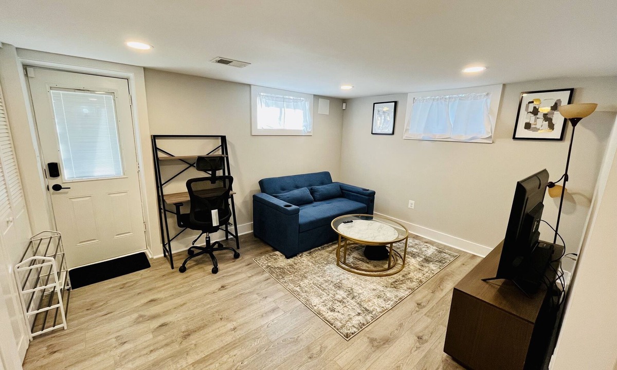 Washington House | Modern DC Retreat Near waterfront w/Free Parking