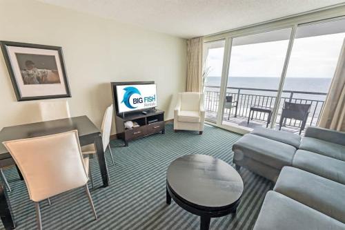 Downtown Myrtle Beach House | Modern Decor 1BR Direct Ocean Front Views,Jet Tub!