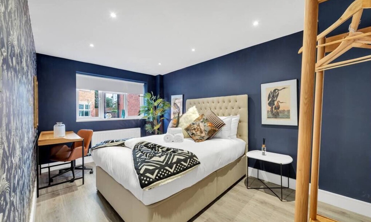 Sunninghill Apartment | Modern Deluxe 3 Bedroom Flat