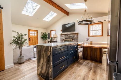 Gouldsboro House | Modern Designed Cabin with Secluded Backyard Firepit Grill Nintendo Switch2
