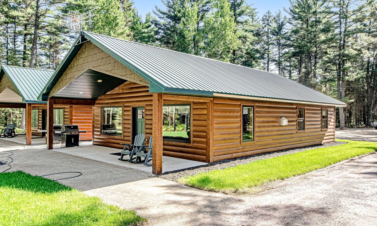 Conover House | Modern dog-friendly cabins with hot tub, fireplace, patio, grill, central AC, & W/D