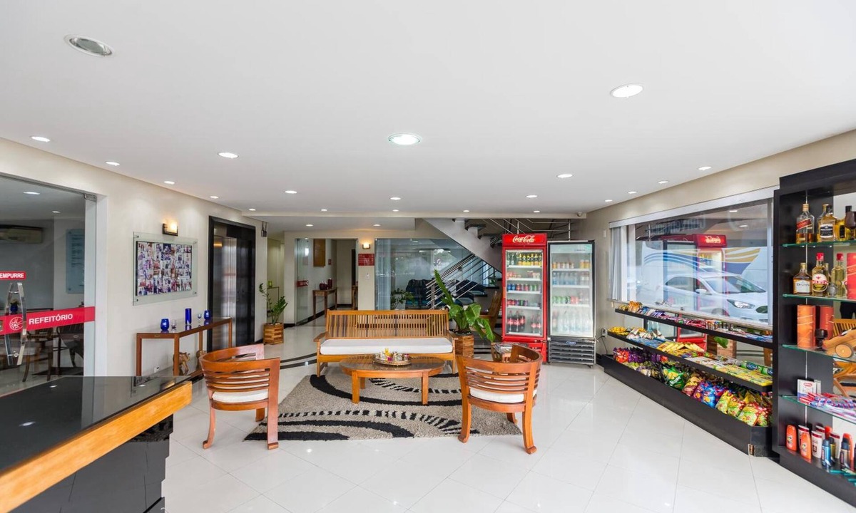 Eunapolis Hotel | Modern Double Room near Local Commerce | Onsite Private Parking & Free Breakfast