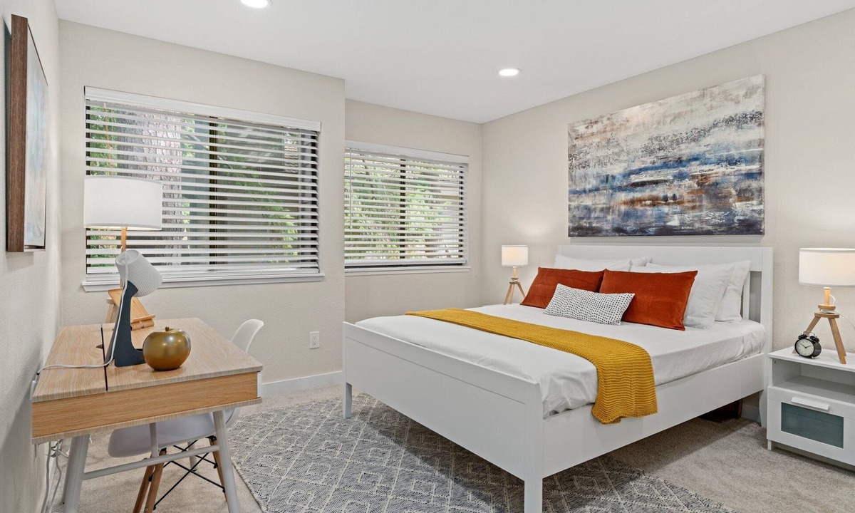 Northwest Bellevue Condo | Modern Downtown Bellevue Condo Free Parking