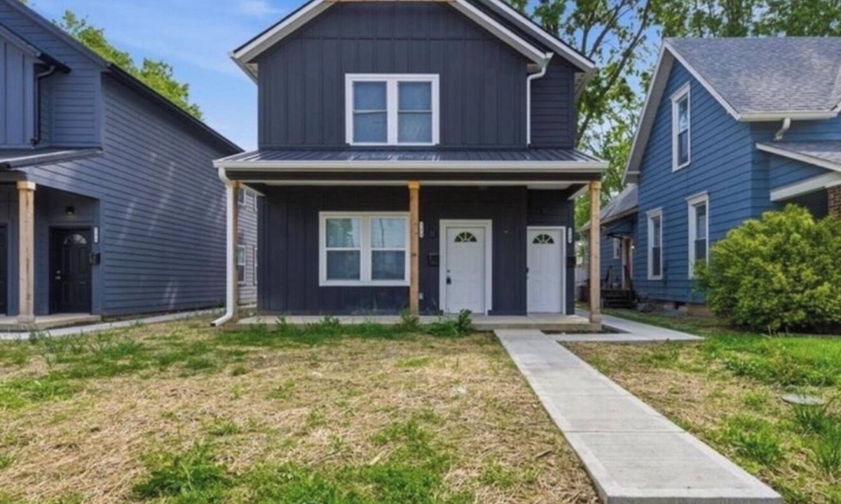 Holy Cross House | Modern Downtown Indy Home - King Suite + Free Parking + WiFi