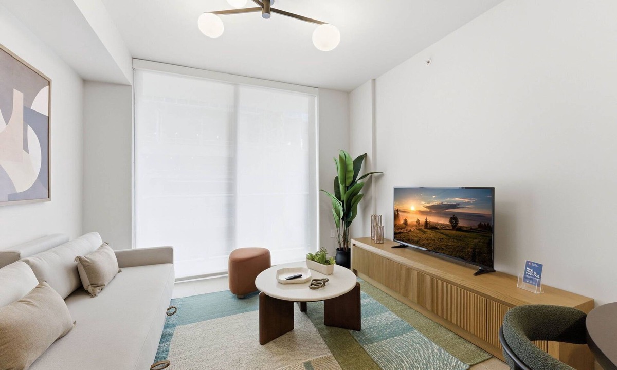 Downtown Miami Villa | Modern Downtown Miami Apt w/Balcony
