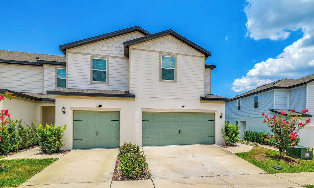 Dundee Apartment | Modern Dundee Townhome Near Lakes & Legoland!