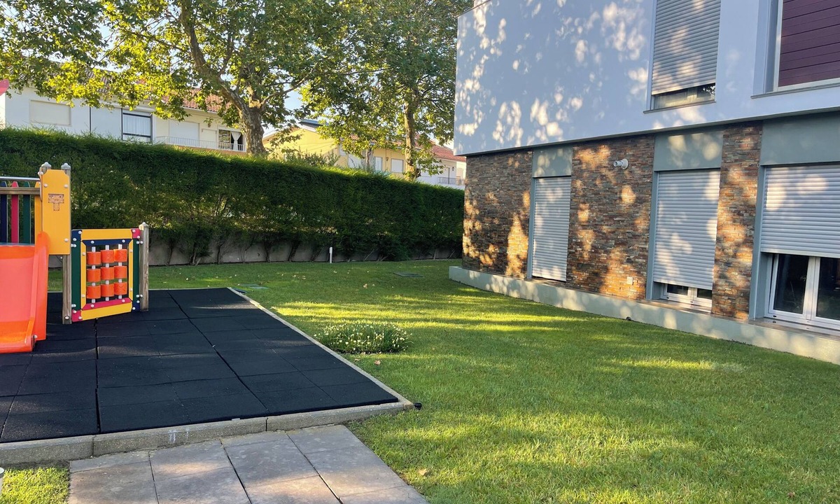 Santa Maria e Sao Miguel House | Modern Duplex with Garden and Pool- Short -Medium or Long Stay. Best Price!