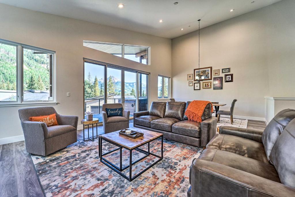 Purgatory House | Modern Durango Townhome Hot Tub, By Ski Lift