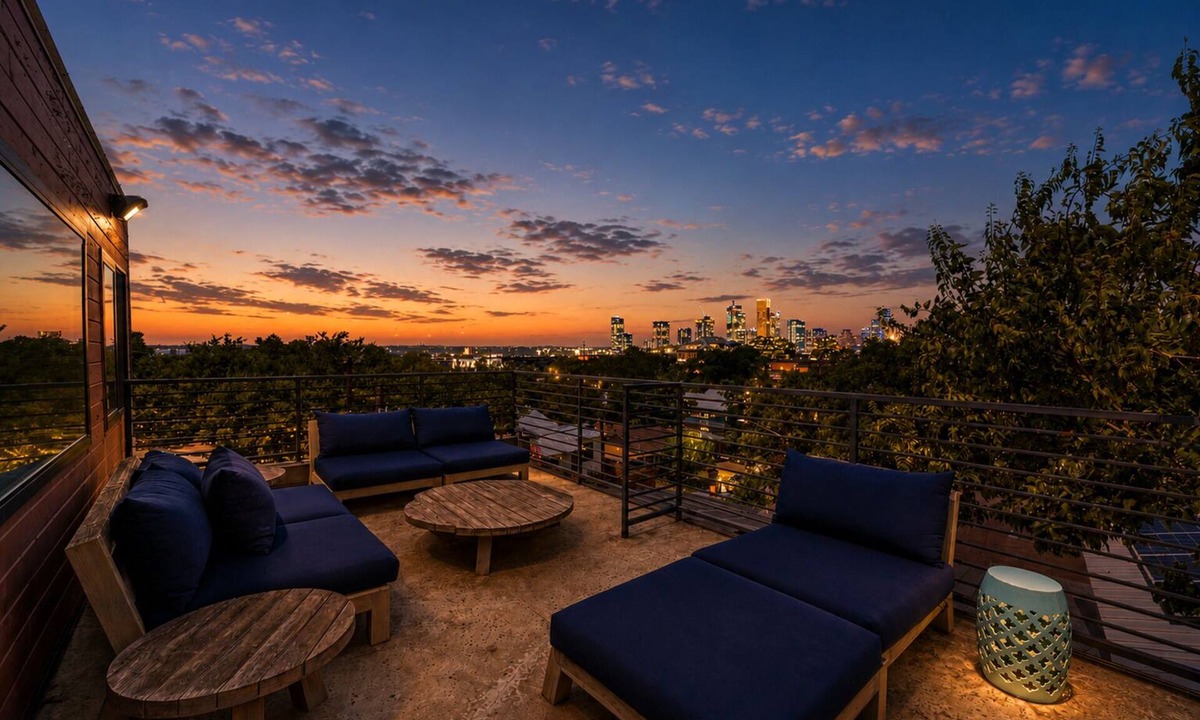 Blackshear-Prospect Hill House | Modern Eastside Home + Rooftop Deck - Valerie!