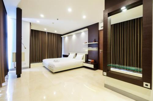 Mampang Prapatan Apartment | Modern Elegant Design 2BR L'Avenue Apartment By Travelio