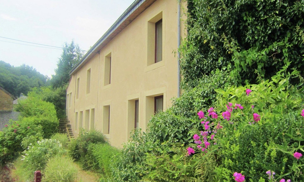 Chassepierre House | Modern Farmhouse in Chassepierre with Terrace