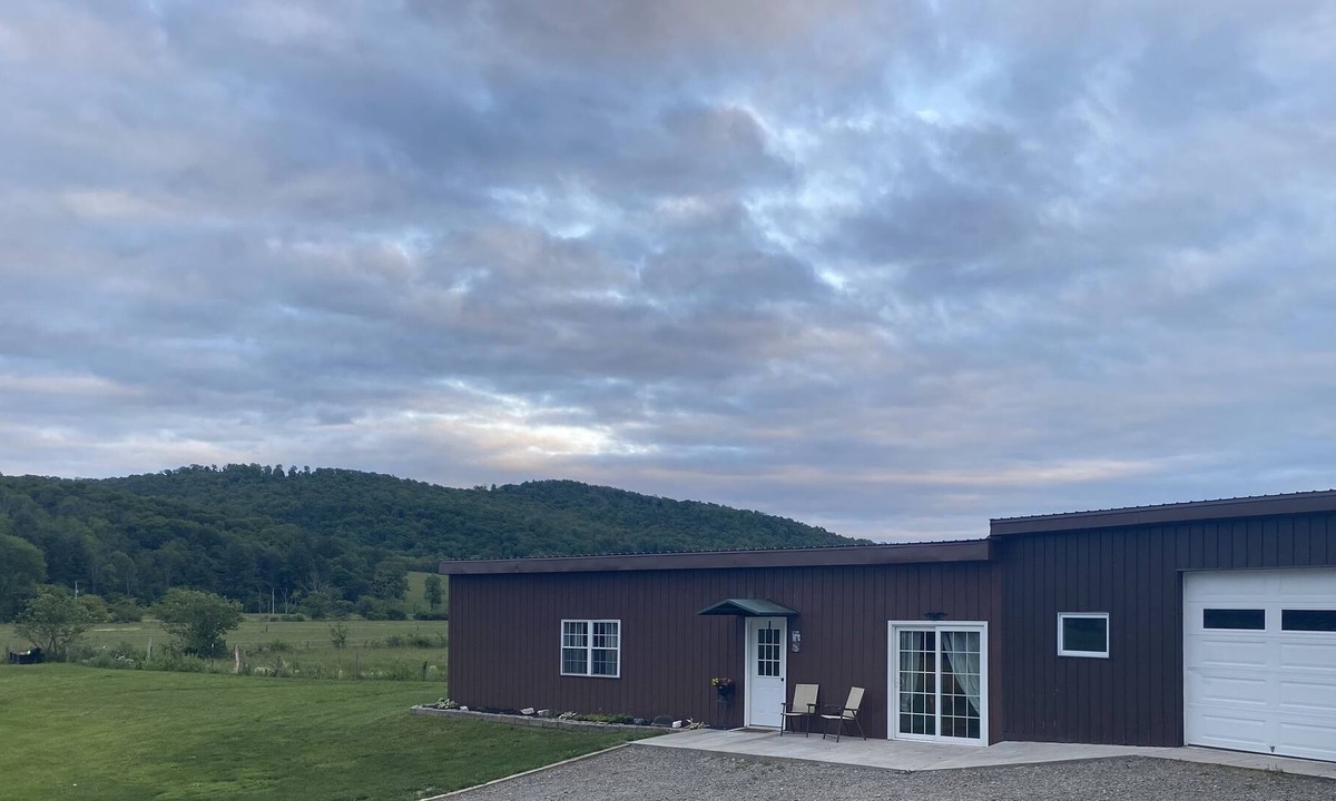 Caroline House | Modern farmhouse centrally located 25 minutes from Ithaca and the Finger Lakes.