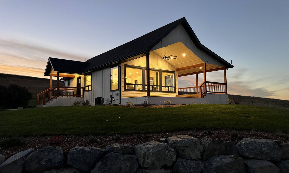 Bozeman House | Modern Farmhouse with Breathtaking Views!