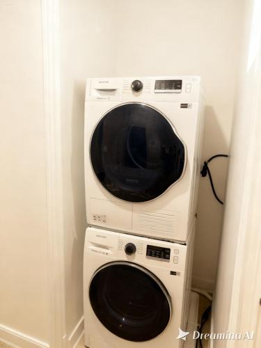 Fells Point Apartment | Modern Fells Point Retreat Prime Location