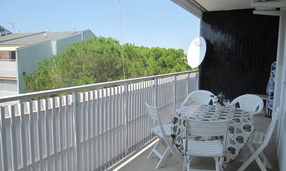 Grado Pineta Apartment | Modern flat at Grado Pineta with terrace