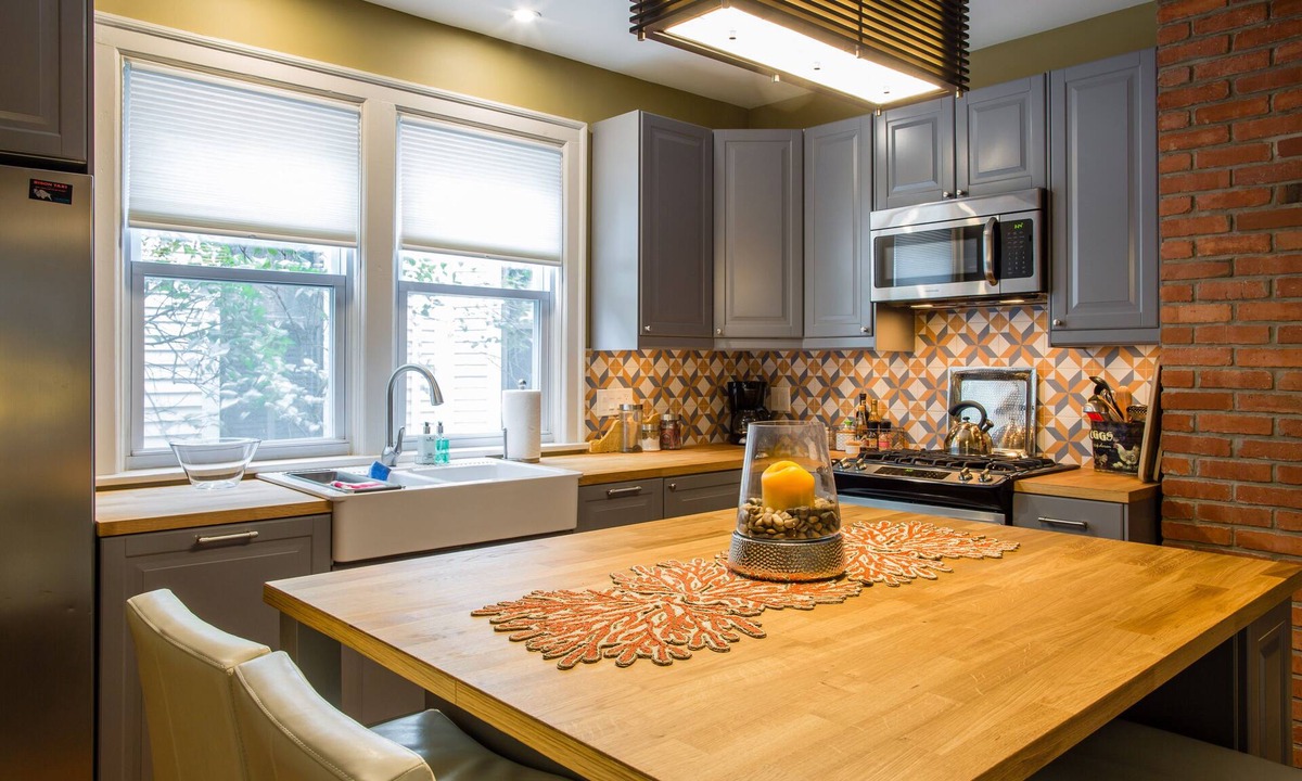 Downtown Buffalo House | Modern Flat in Updated Victorian