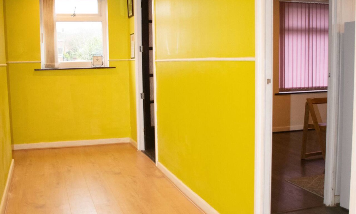 Leicester Apartment | Modern Flat with A/C & Basketball Court – Prime Leicester Location