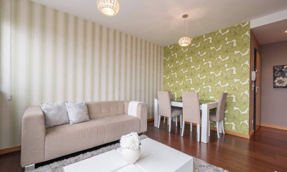 Paranhos Apartment | Modern Flat with Balcony & Garage by HostWise